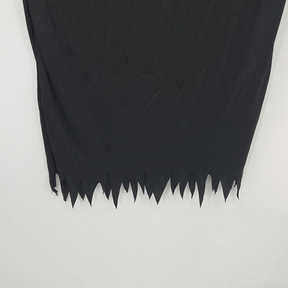 Scream Mask And Robe - Picture 13 of 16